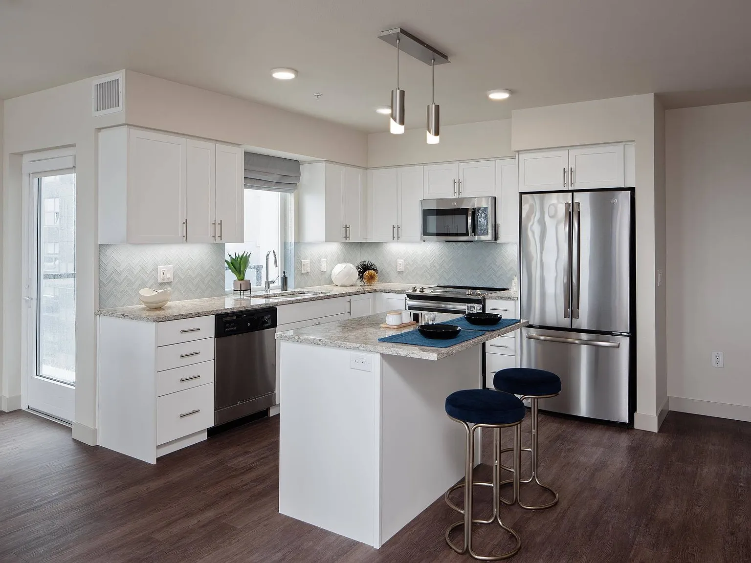 Mariblu at Southcenter 55+ Active Adult Apartments — Photo 3
