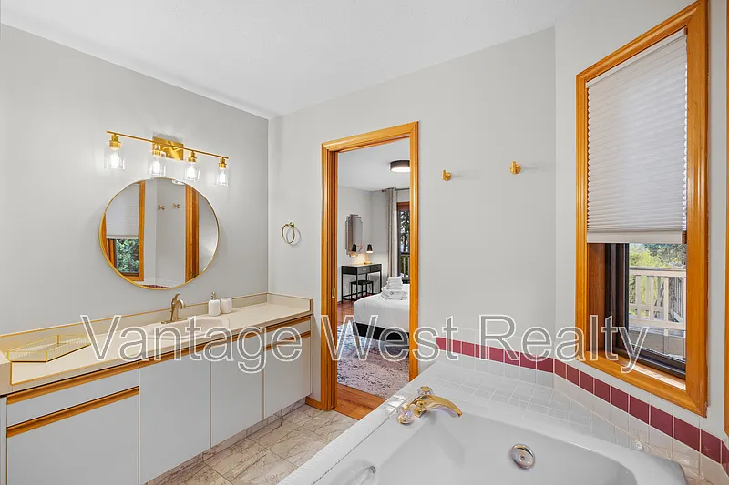 5 bed, 3.0 bath, $4,500 — Photo 4