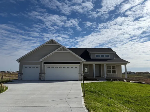 50394 Prairie Point Ct, Ames, IA 50014