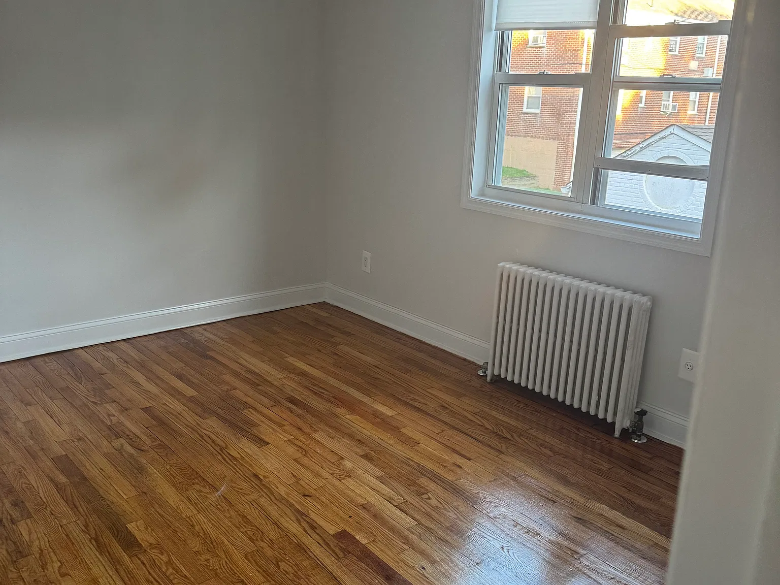 223rd Pl, Oakland Gardens — Photo 4