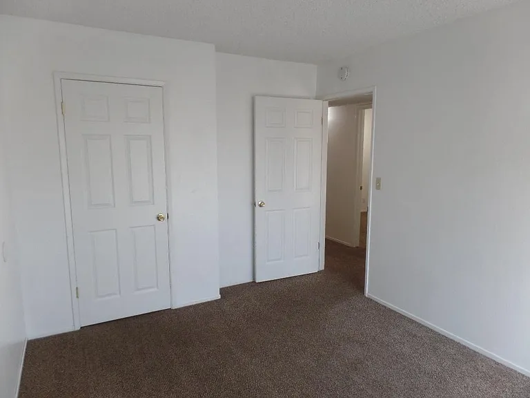 626 W Coso Ave — Photo 13