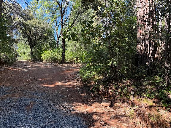 4th image of 1871 Iowa Hill Rd