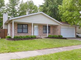 12100 Jeannette Mary Dr, Maryland Heights, MO 63043