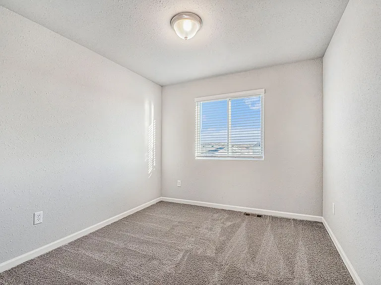 619 W Marion St — Photo 12