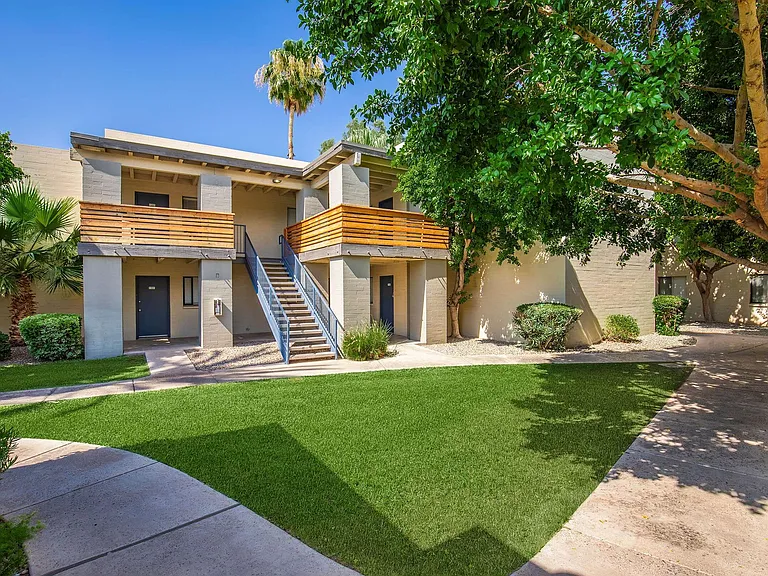 Palm Desert Apartments — Photo 19