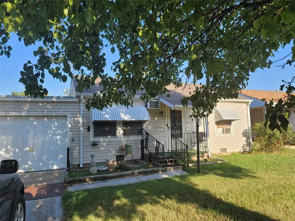 302 Monroney Dr, Midwest City, OK 73110