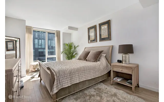 Rented by Douglas Elliman | media 14