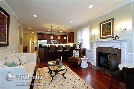 5th image of 2719 N Paulina St APT 1S