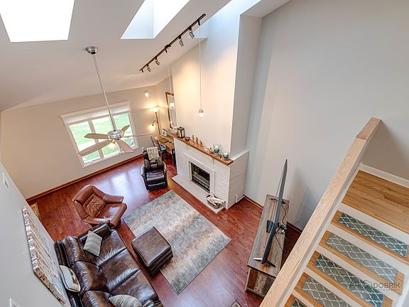 4th image of 722 Ascot Ct #103A