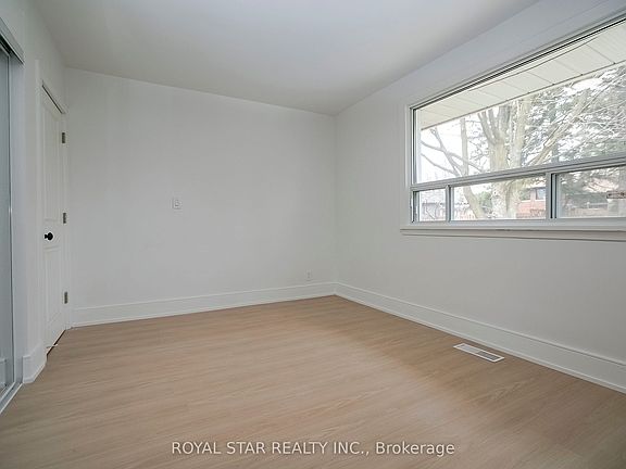 5th image of 114 Wincott Dr