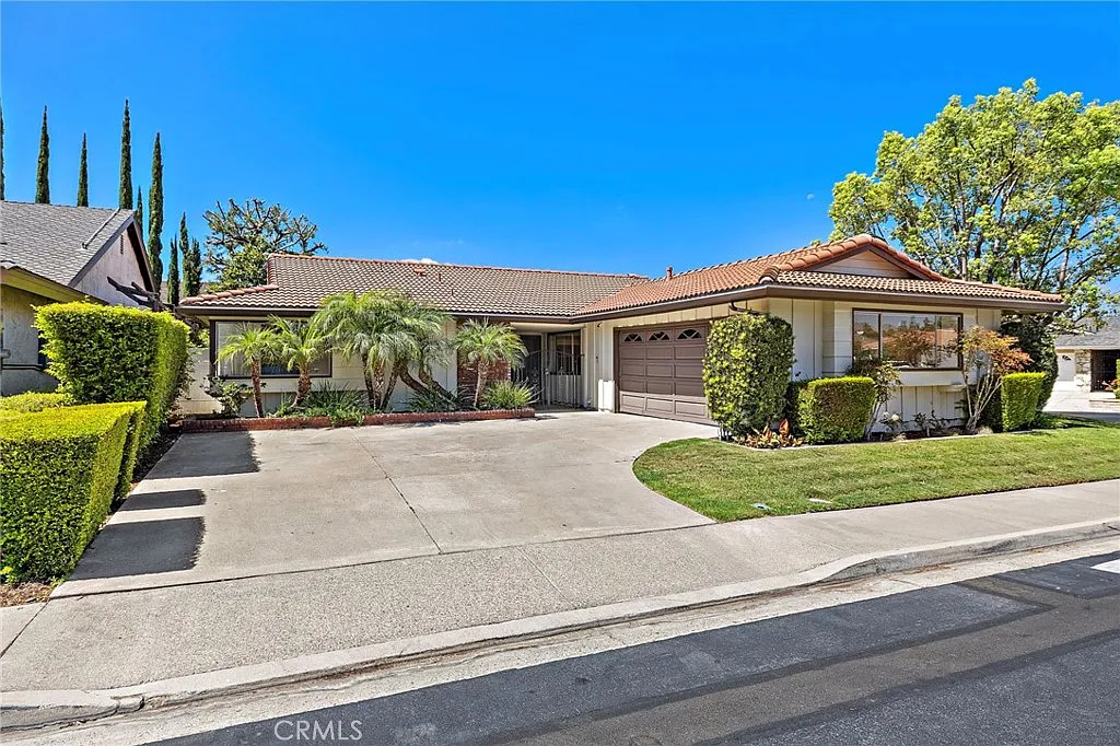 3 bed, 2.5 bath, 1684 sqft, $5,300 — Photo 1