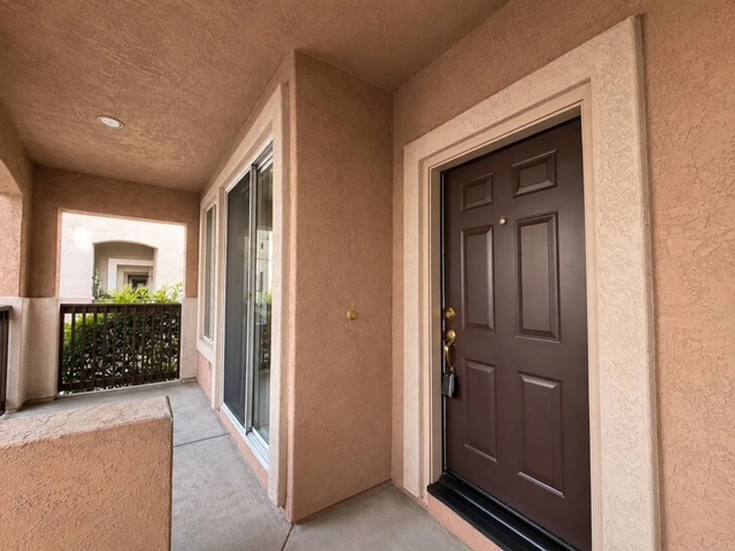 3 Bedroom 2.5 Bath Corner Townhouse with Attached 2 Car Garage in Mission Valley! — Photo 3
