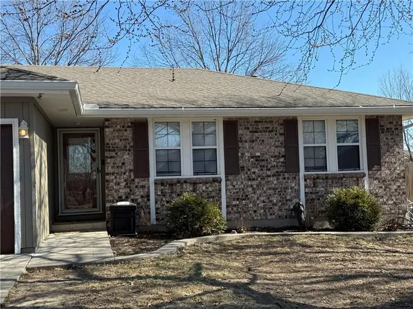 10501 N Forest Ave, Kansas City, MO 64155