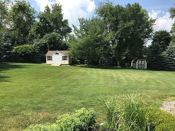 5th image of 10 Woodsview Dr