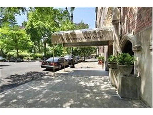 Sold by Douglas Elliman | media 15