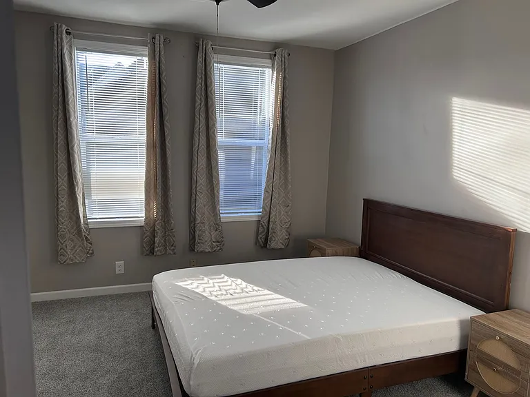 4747 Capitol Ave — Photo 12
