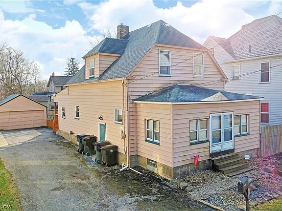 2nd image of 925 Sylvan St NW