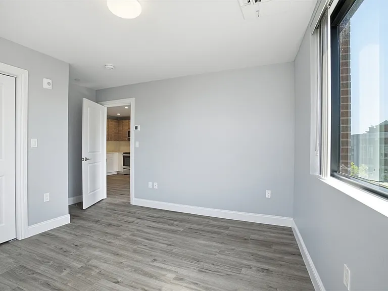 632 Centre St #301 — Photo 7