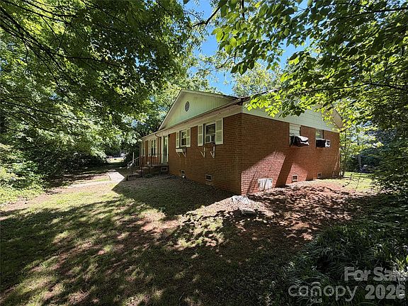 3rd image of 7000 Ridge Lane Rd