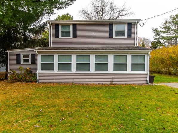 137 Bonnet Shores Rd, Narragansett, RI 02882