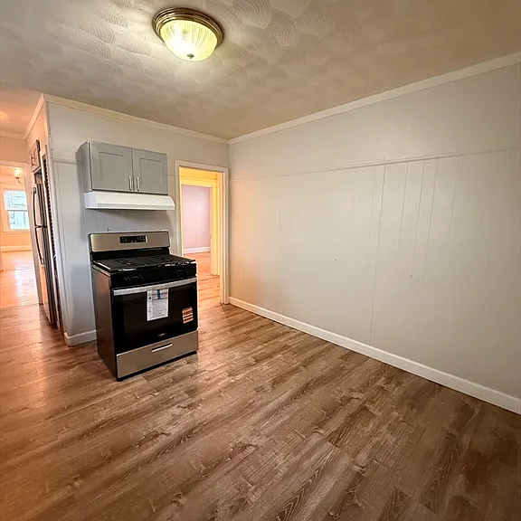 35-37 Springdale St #35 — Photo 10