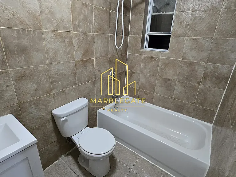 310-312 14th Ave #55 — Photo 9
