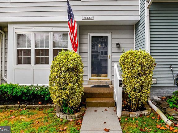 3rd image of 15333 Waters Edge Ct