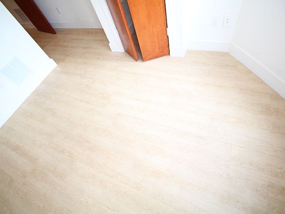 5th image of 2719 W Girard Ave #2R