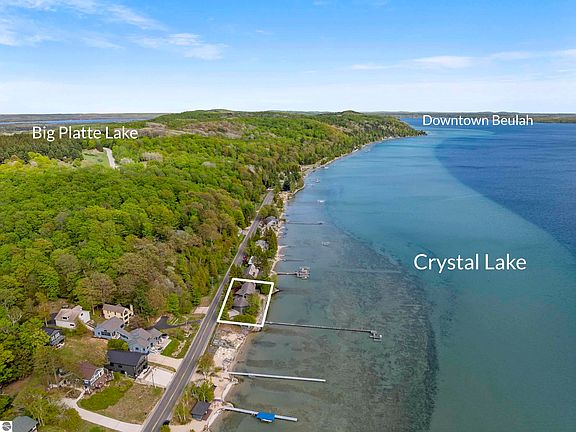 4th image of 3151 Crystal Dr #B