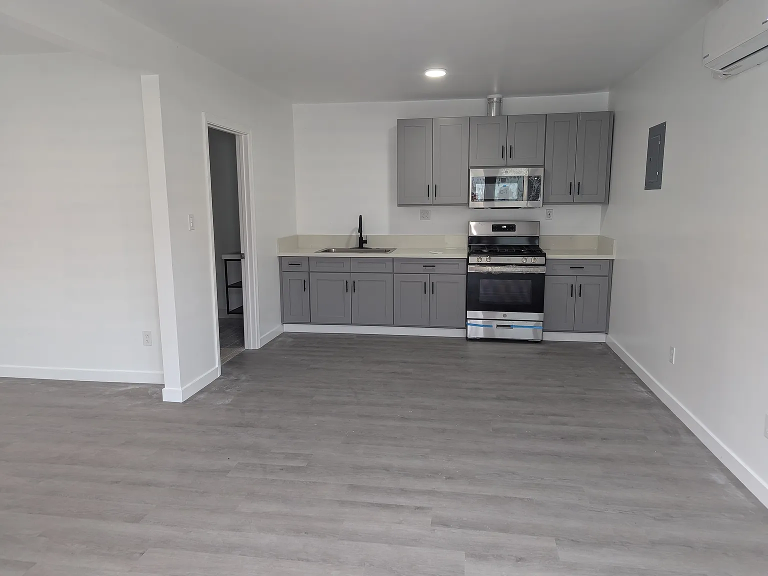1750 Colorado Blvd — Photo 2