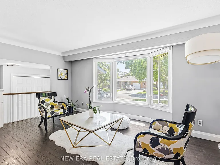 5 Shetland Cres — Photo 4