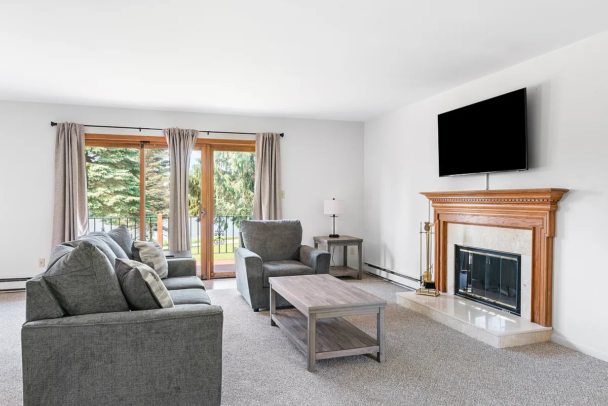 Building Photo - TLCG Townhome