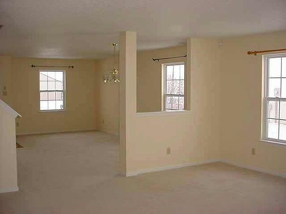 5th image of 1483 E Jasmine Dr