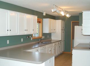 2146 Limerick Ln, Shakopee, MN 55379