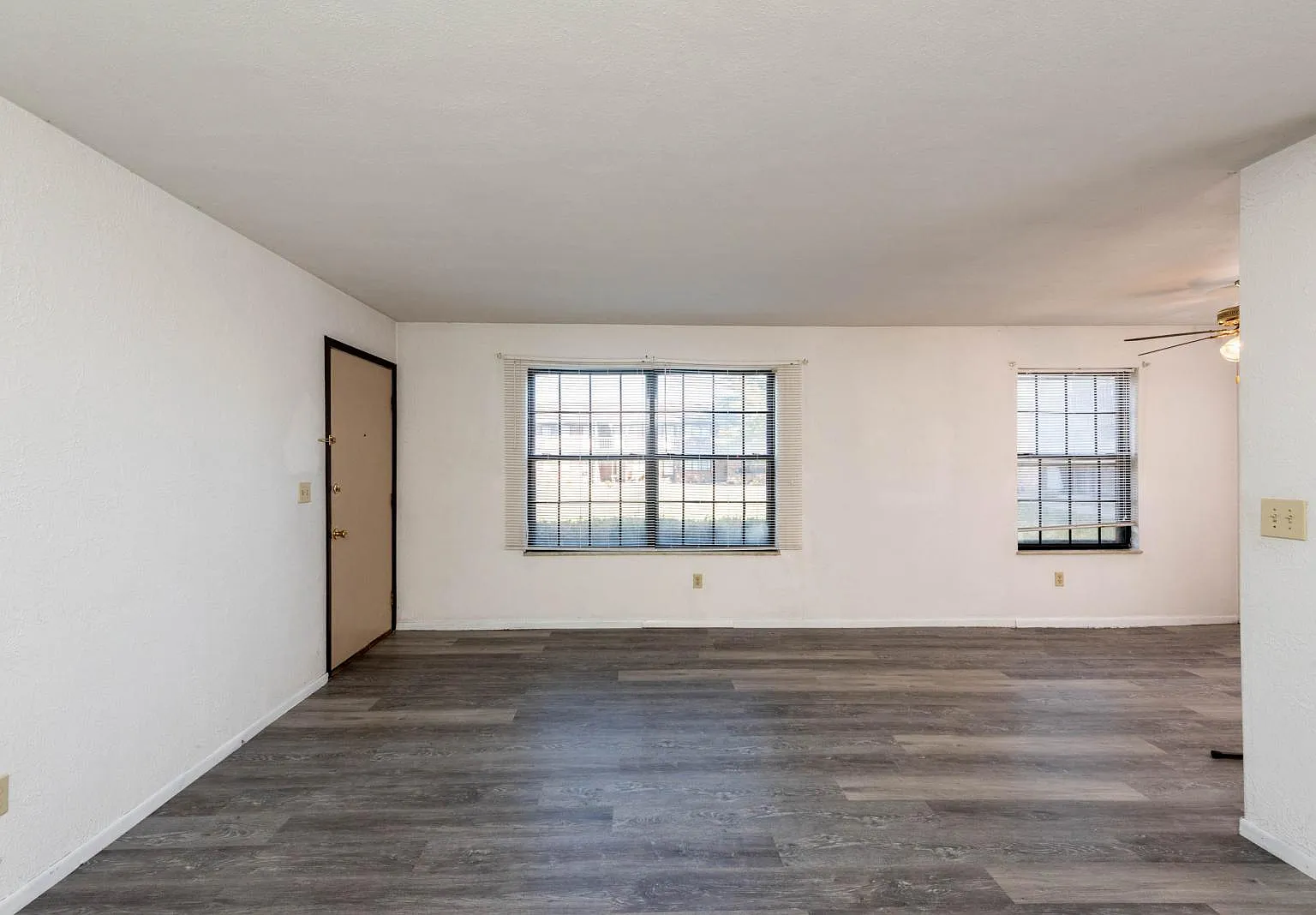 2 bed, $850 — Photo 2