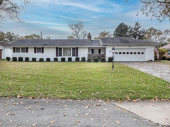 2nd image of 1520 Grimes Cir