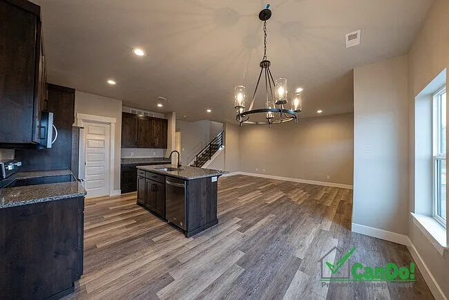 4 bed, 2.5 bath, 1776 sqft, $1,998 — Photo 3