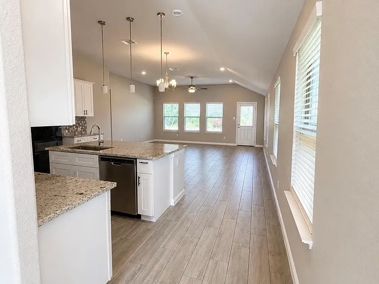 117 Woods Edge Ln — Photo 17