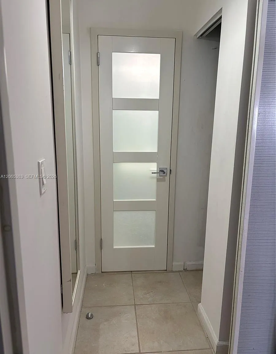 Bayview Towers Condo Sout — Photo 4