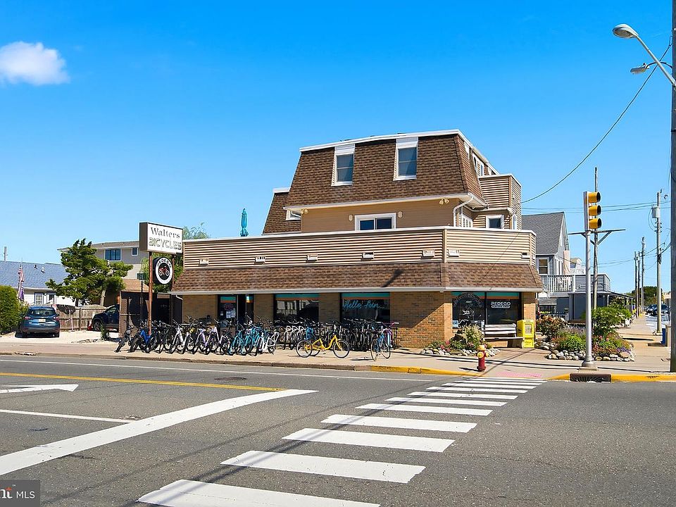 1st image of 418 Long Beach Blvd