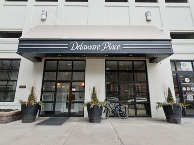33 W Delaware Pl APT 18H, Chicago, IL, 60610