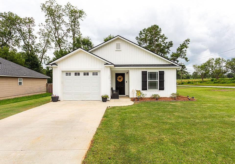 1st image of 100 Emily Ln