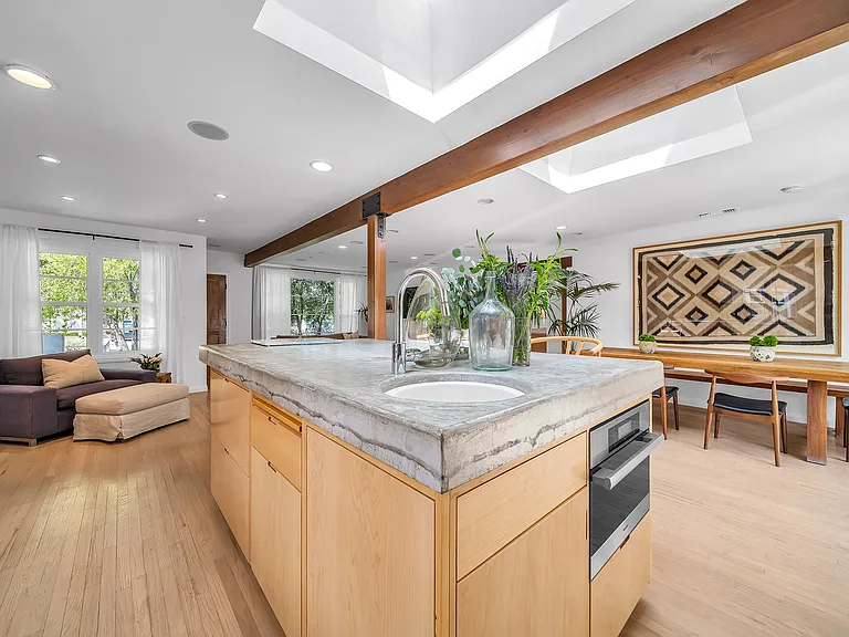 7844 Stewart Ave — Photo 10