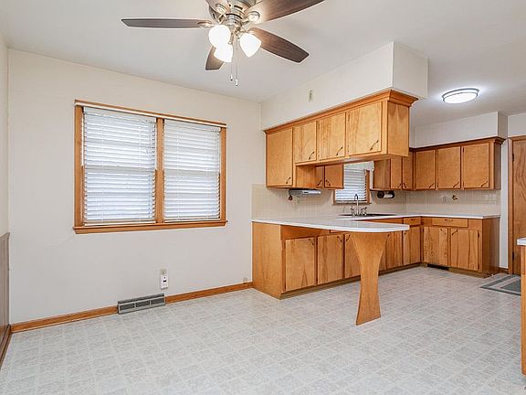 3rd image of 2311 Powell Dr
