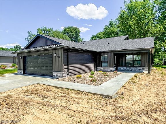 3rd image of 4859 Oasis Ave