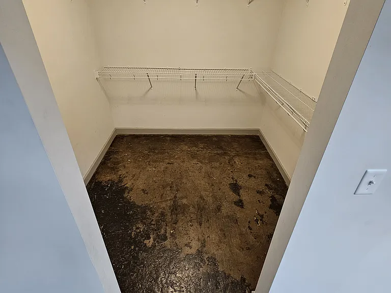 nice size closet