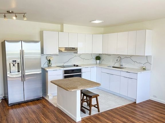 4th image of 509 University Ave APT 703