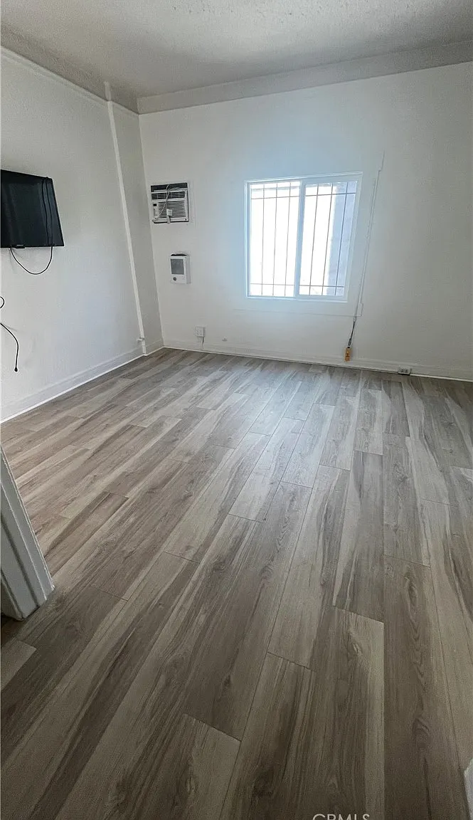 Studio, 390 sqft, $1,460 — Photo 4