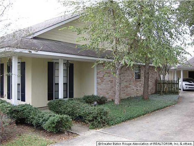2nd image of 15145 Woodlore Dr