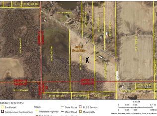 8837 Lamoreaux Rd, Fowlerville, MI 48836